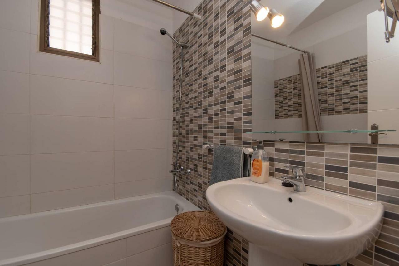 Great 2 Beds Apartment Los Cristianos Лос Кристианос Екстериор снимка